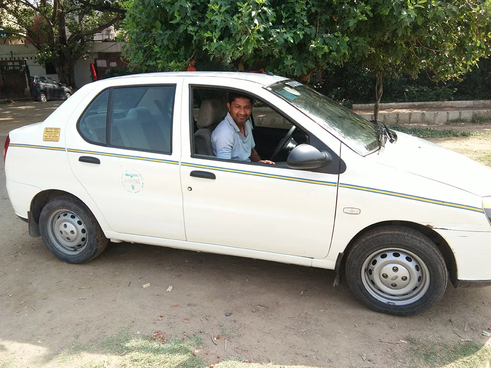 Car Driver for Delhi Sightseeing